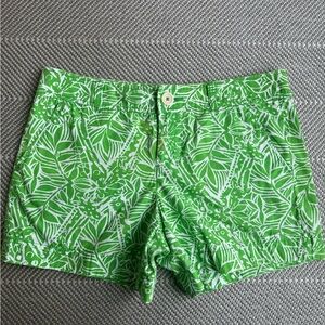 Lilly Pulitzer Green Leaf Palm Print Women's Shorts Size 8 Preppy